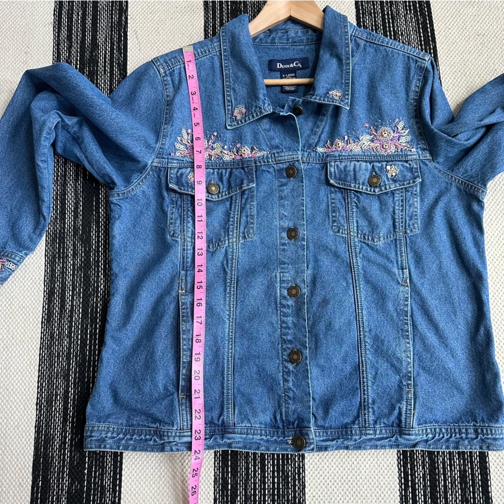Denim & Co Western Floral Embroidered Jean Jacket Size: XL - Picture 9 of 12